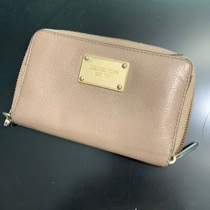 Michael Kors leather Wallet